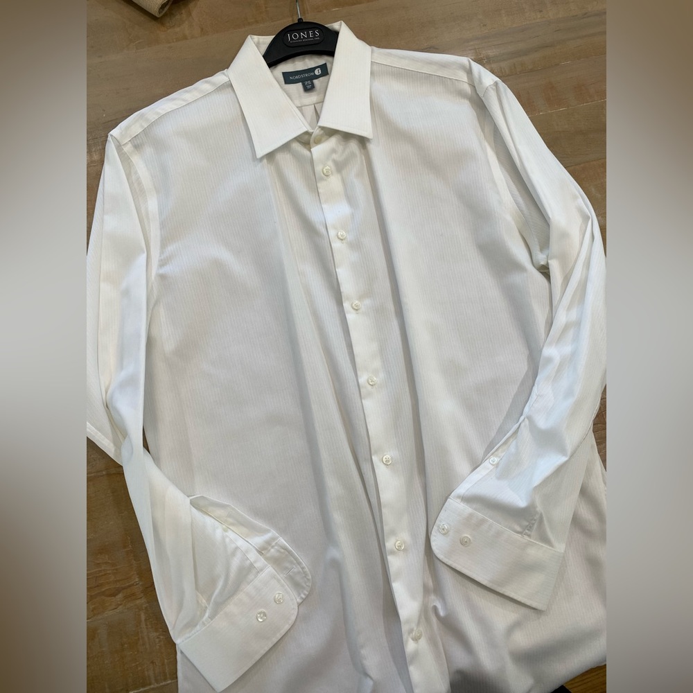 Nordstrom textured white strip Mens button down collared dress shirt